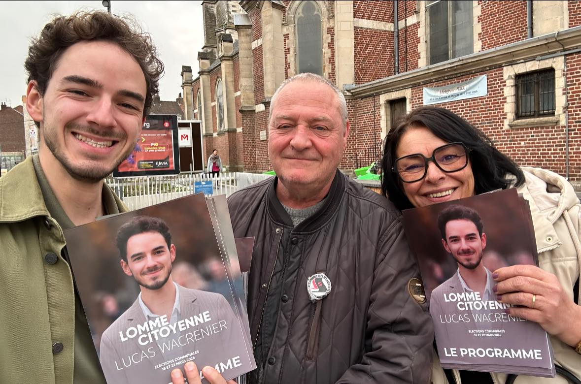 Distribution du programme au métro Bourg à Lomme